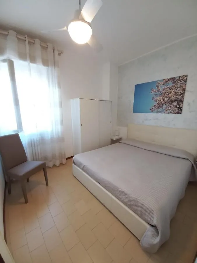 Elisabetta II Lazise Apartments 0*,
