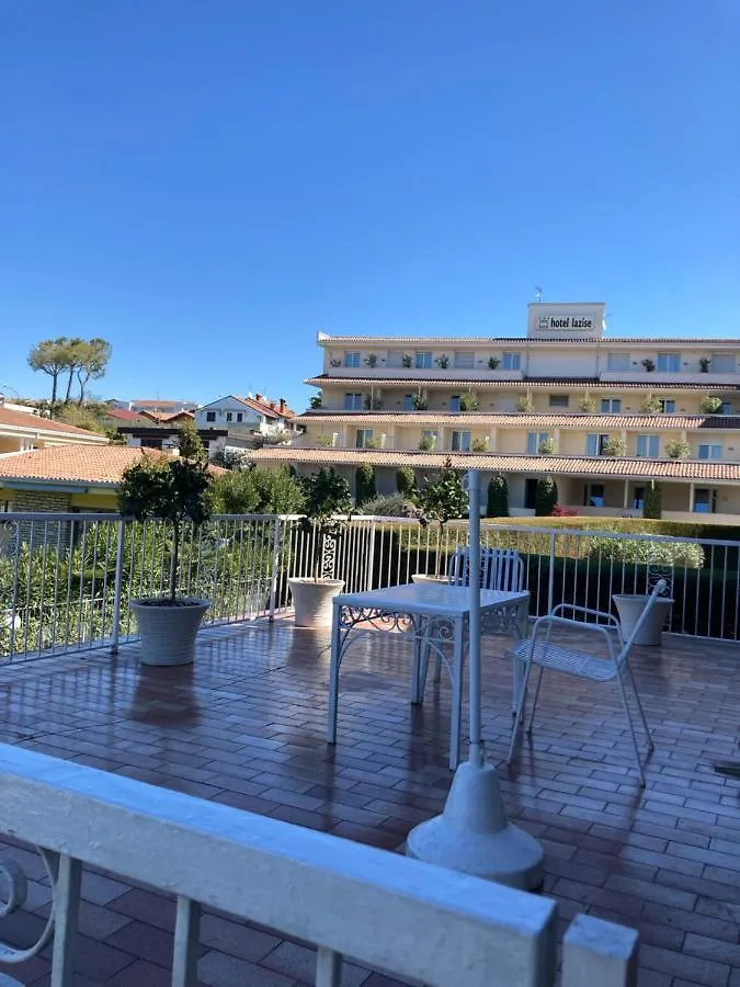 Elisabetta II Lazise Apartments